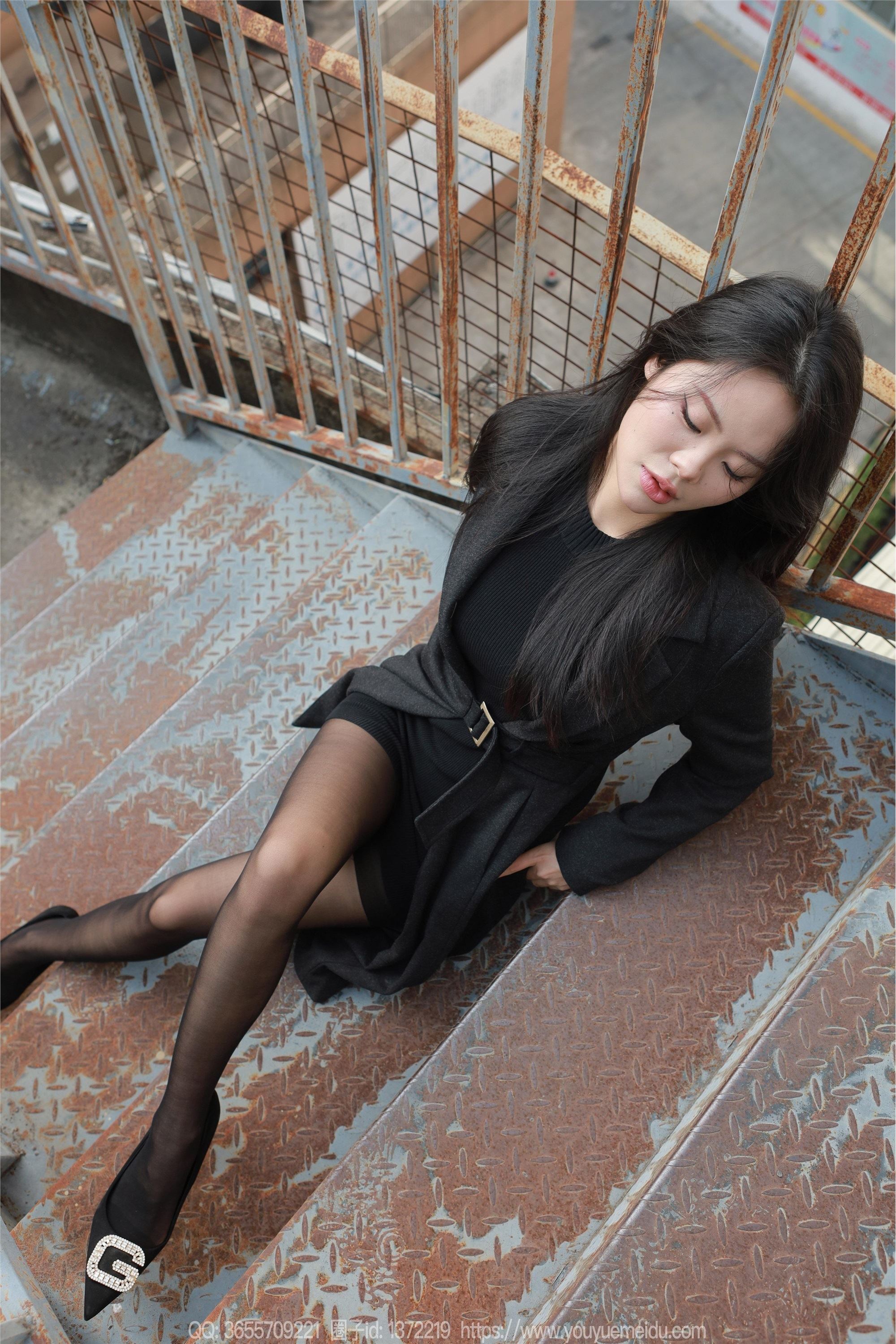 IESS异思趣向  2025.01.02 丝享家 1940 兔兔《黑丝女人》